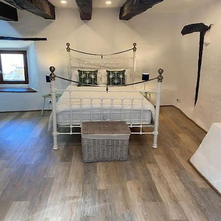 Spacious 1 Bed Home With Shared Pool Champagnac-la-Riviere Bagian luar foto