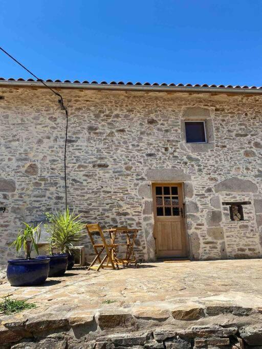 Spacious 1 Bed Home With Shared Pool Champagnac-la-Riviere Bagian luar foto