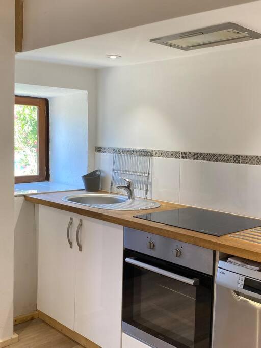 Spacious 1 Bed Home With Shared Pool Champagnac-la-Riviere Bagian luar foto
