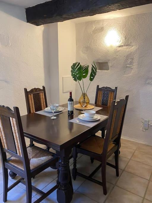 Spacious 1 Bed Home With Shared Pool Champagnac-la-Riviere Bagian luar foto